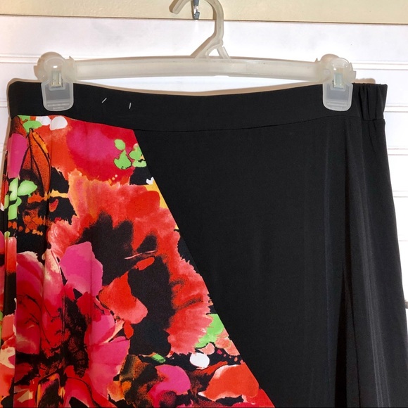 Avenue Women's Plus Black Floral Panel Maxi Skirt - Picture 4 of 6